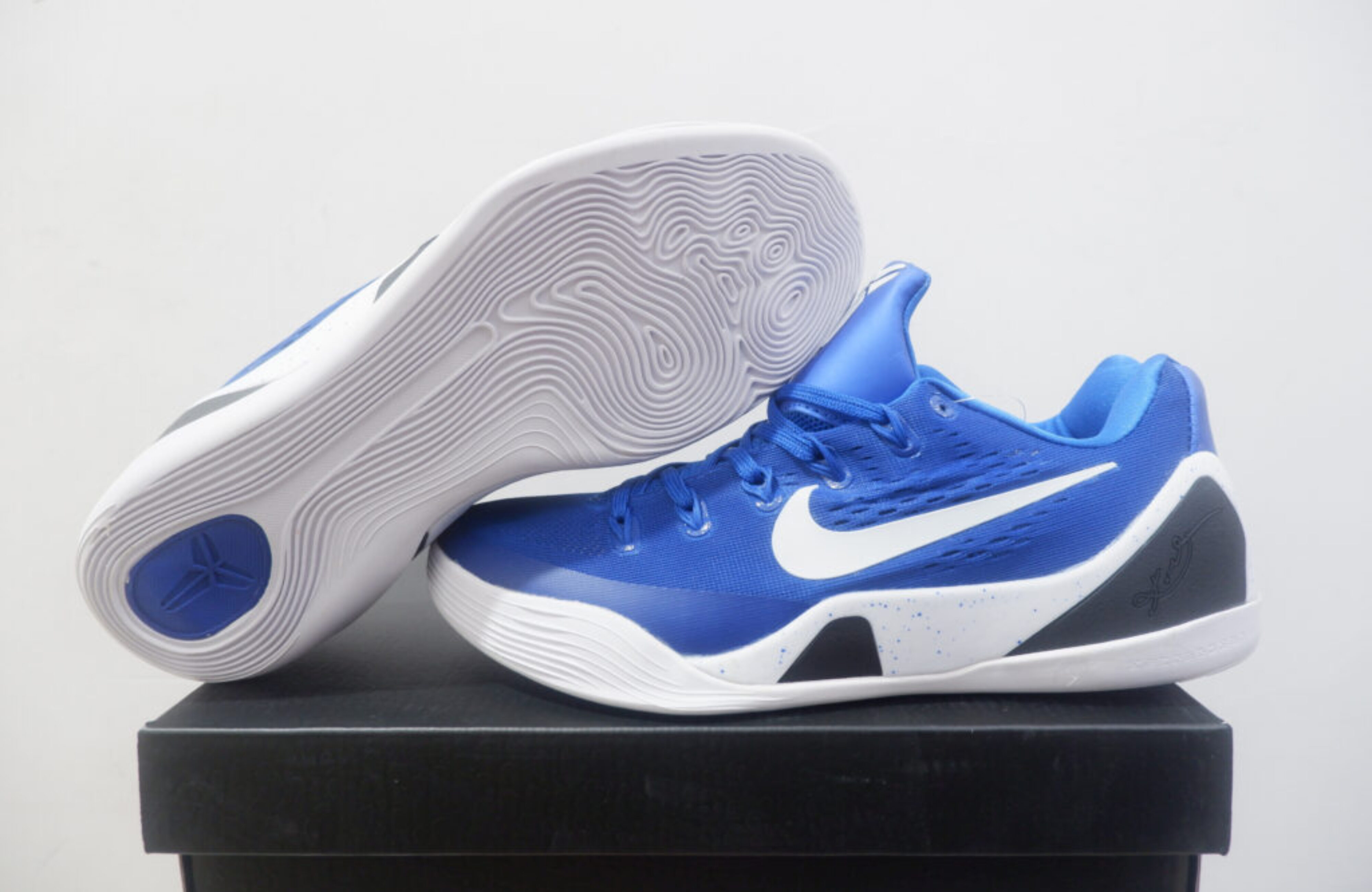 NIKE KOBE 9 EM PROTRO LOW TB GAME ROYAL